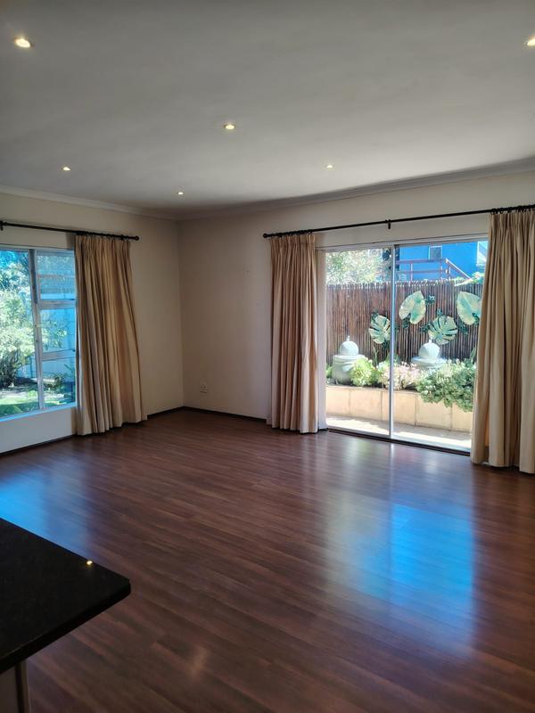 4 Bedroom Property for Sale in Sandbaai Western Cape